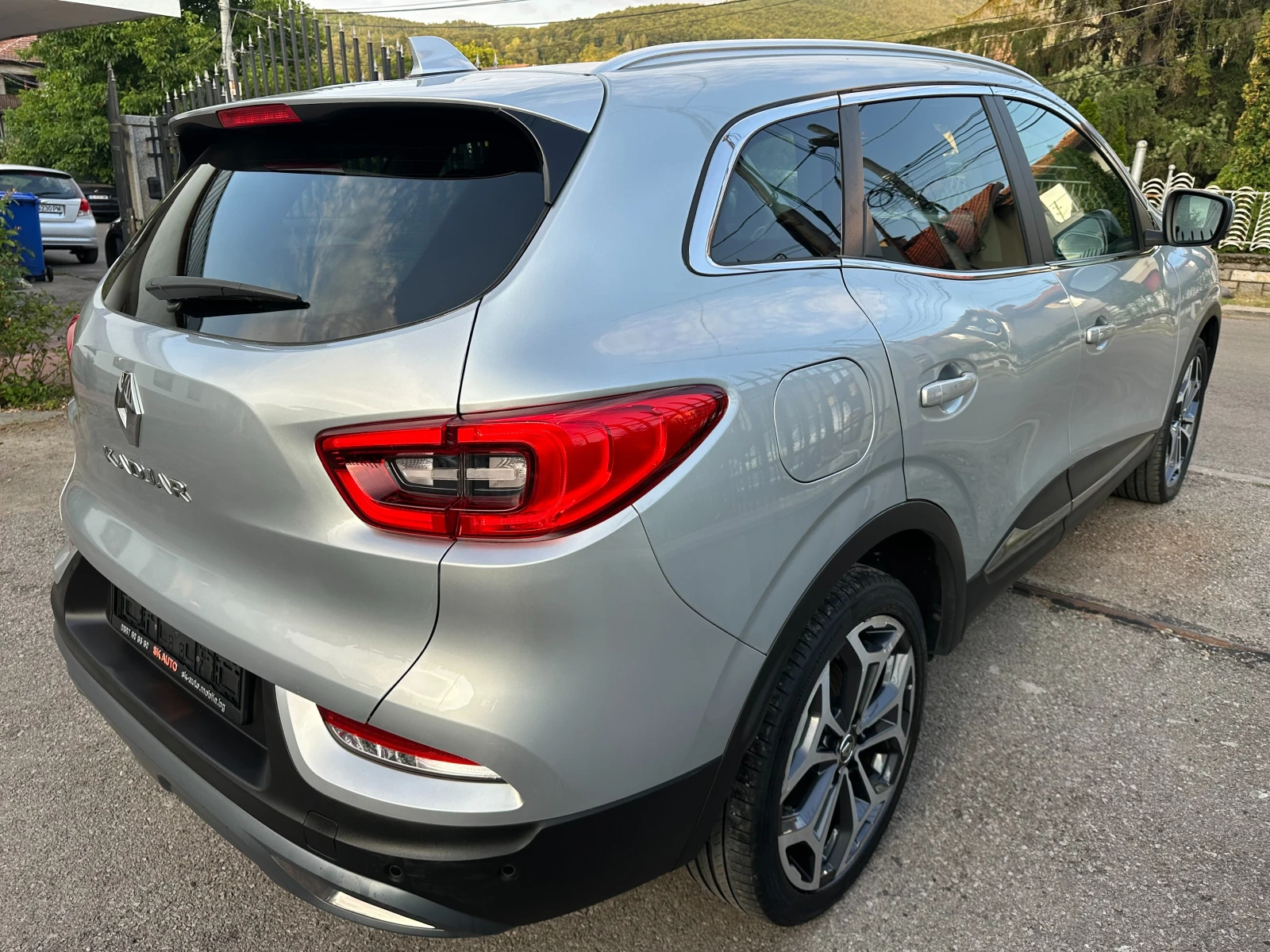 Renault Kadjar 1.5D-FULL LED-FACELIFT-NAVI-PDC-CAMERA-BOSE-EURO6D, снимка 6 - Автомобили и джипове - 55608300