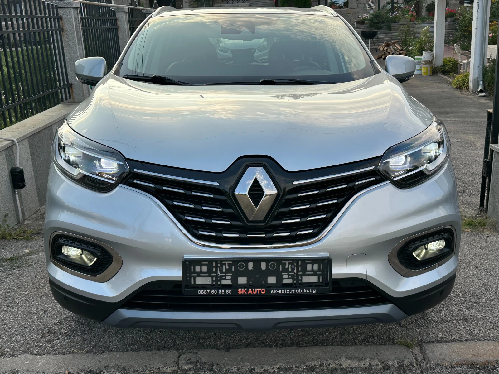 Renault Kadjar 1.5D-FULL LED-FACELIFT-NAVI-PDC-CAMERA-BOSE-EURO6D, снимка 2 - Автомобили и джипове - 55608300