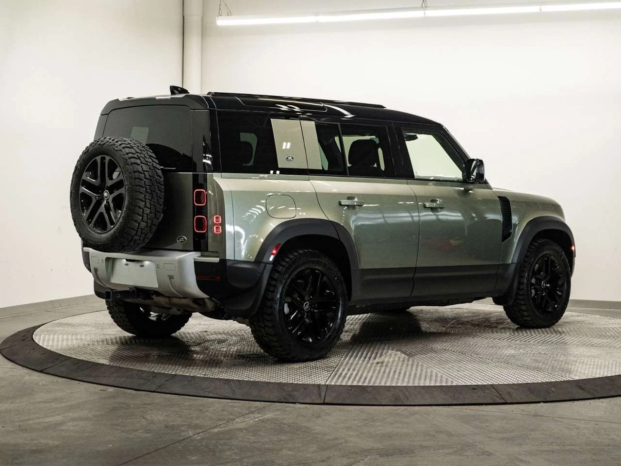 Land Rover Defender | Apple Carplay, Cooled Seats, Moonroof | Mobile.bg � ����������� 6