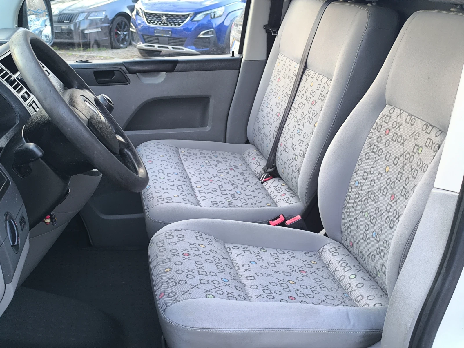 VW T5 1.9TDI 195к.с КЛИМАТИК , снимка 9 - Бусове и автобуси - 54095071
