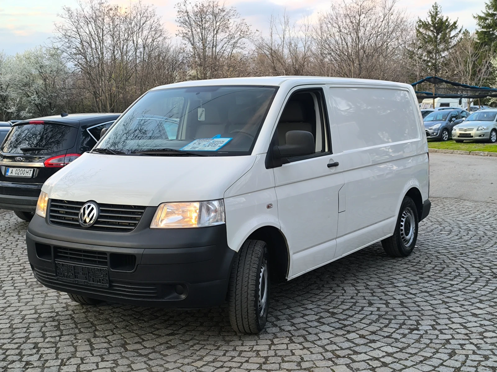 VW T5 1.9TDI 195к.с КЛИМАТИК , снимка 8 - Бусове и автобуси - 54095071