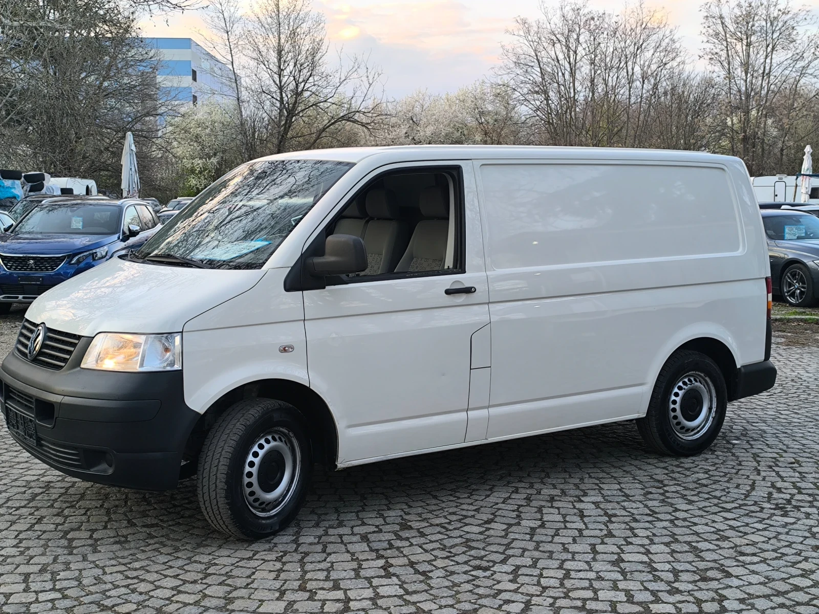 VW T5 1.9TDI 195к.с КЛИМАТИК , снимка 7 - Бусове и автобуси - 54095071