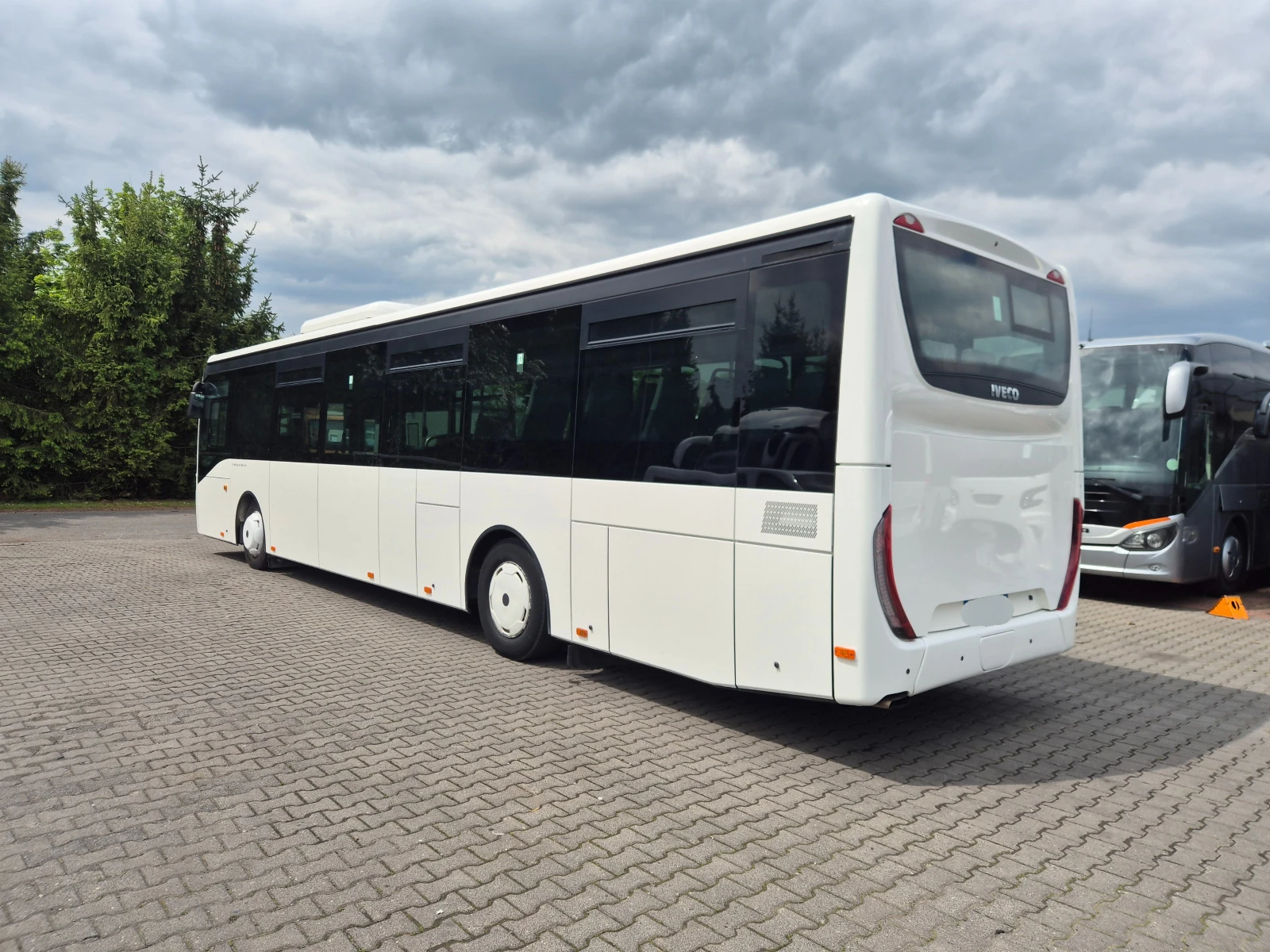 Iveco Classic Crossway LE , снимка 4 - Бусове и автобуси - 56609299