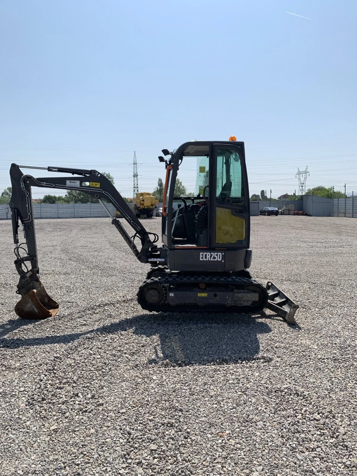 Багер Volvo ECR25D - изображение 3