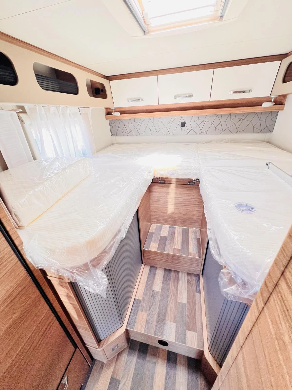 Кемпер Weinsberg Wave 640 Edition Солар Клима  , снимка 13 - Каравани и кемпери - 54260213