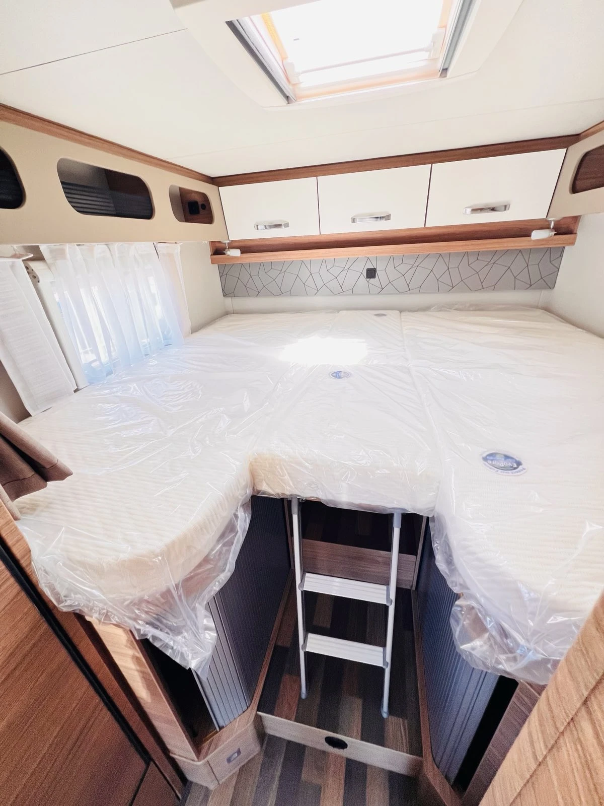 Кемпер Weinsberg Wave 640 Edition Солар Клима  , снимка 14 - Каравани и кемпери - 54260213