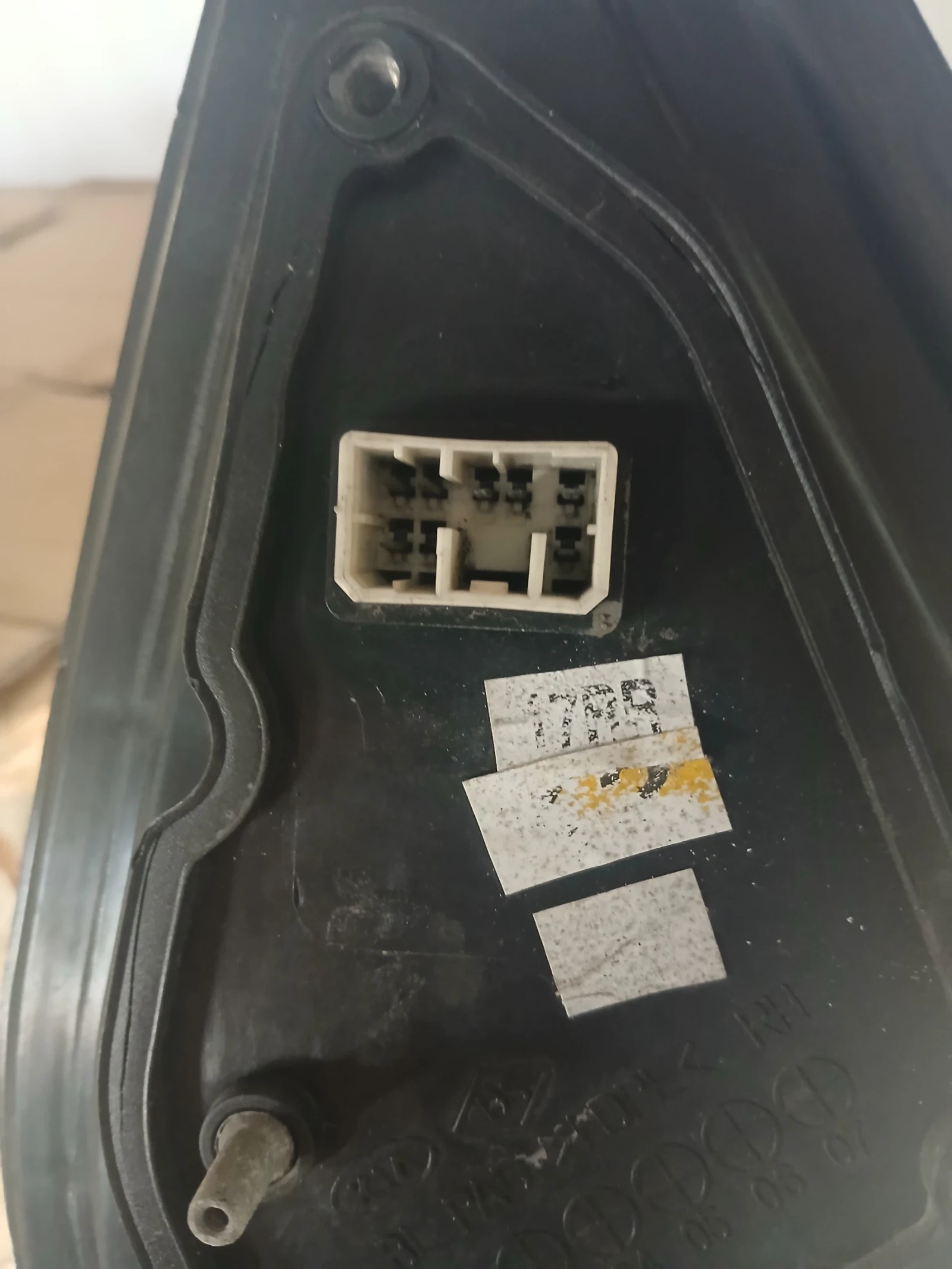 Огледало дясно Kia Sorento с прибиране , снимка 4 - Части - 56126019