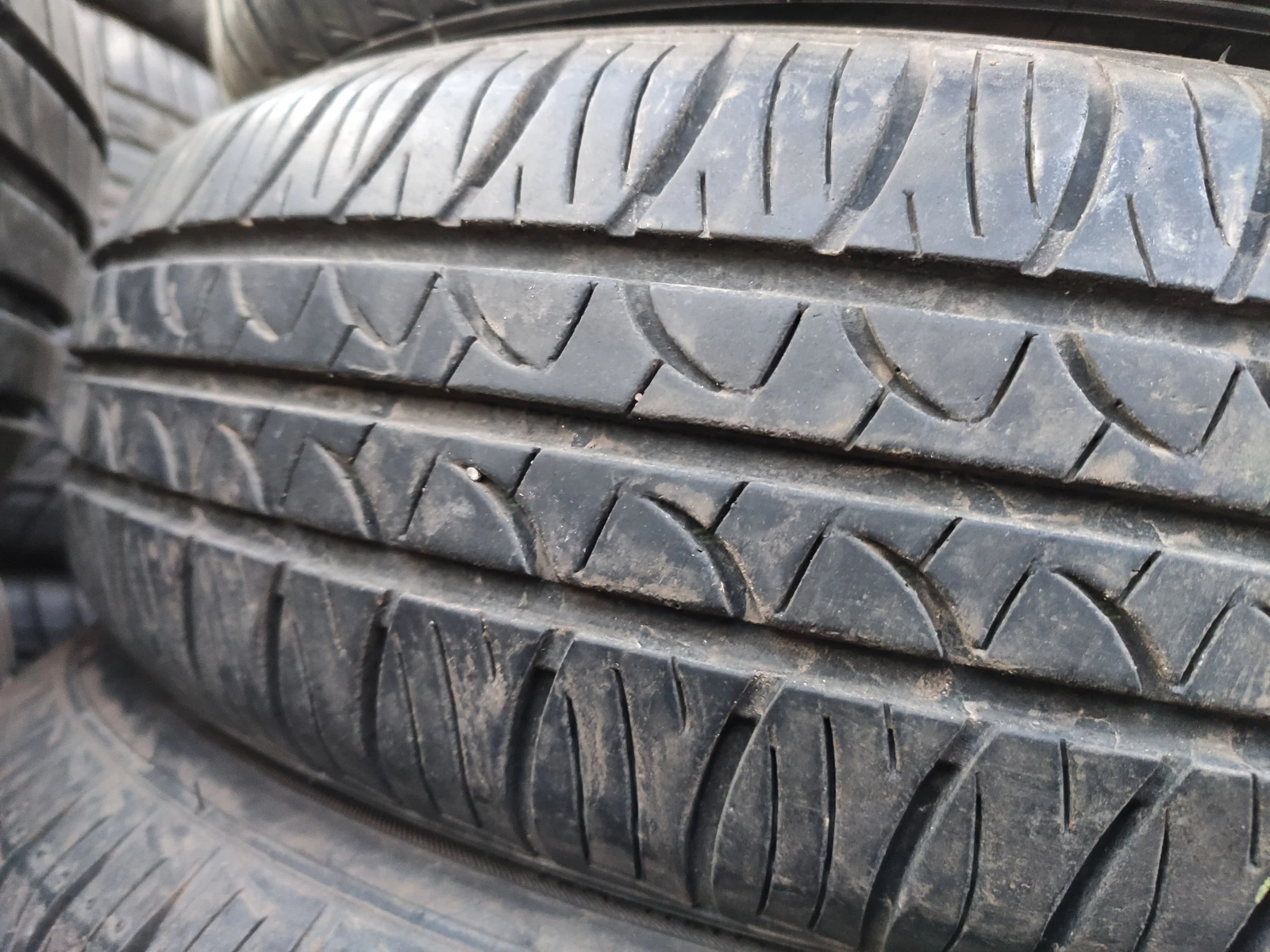 Гуми Летни 165/70R14, снимка 2 - Гуми и джанти - 53980557