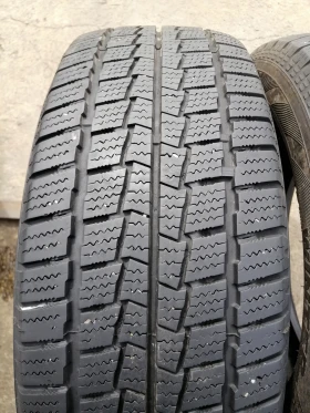 Гуми Зимни 215/60R16, снимка 1 - Гуми и джанти - 47092387