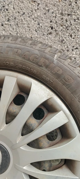 Гуми с джанти Goodyear 175/65R15, снимка 3 - Гуми и джанти - 52145987
