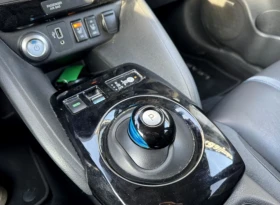Nissan Leaf  62KWh/TEKNA/Заверена Сервизна Книжка, снимка 13