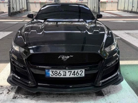 ������ Ford Mustang