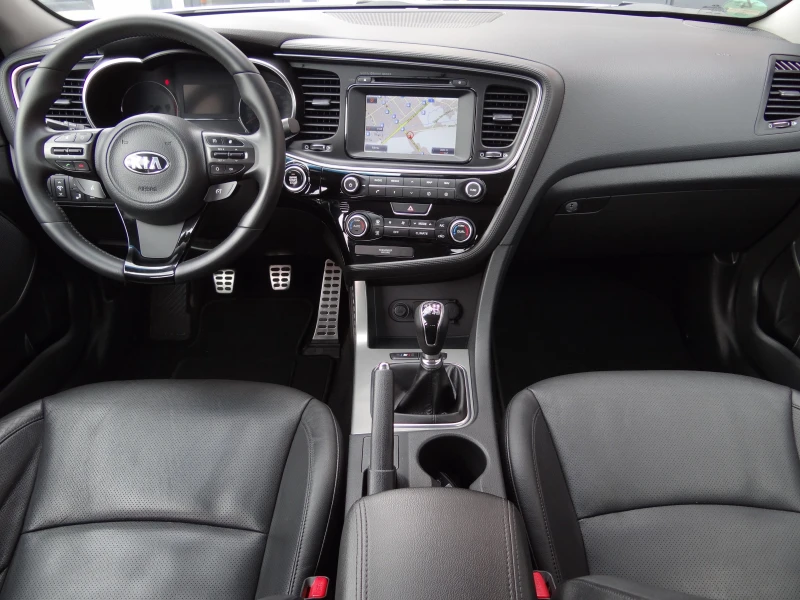 Kia Optima 1.7crdi /Navi/Koja/Panorama/Camera/Xenon/Keyless/, снимка 9 - Автомобили и джипове - 50375134