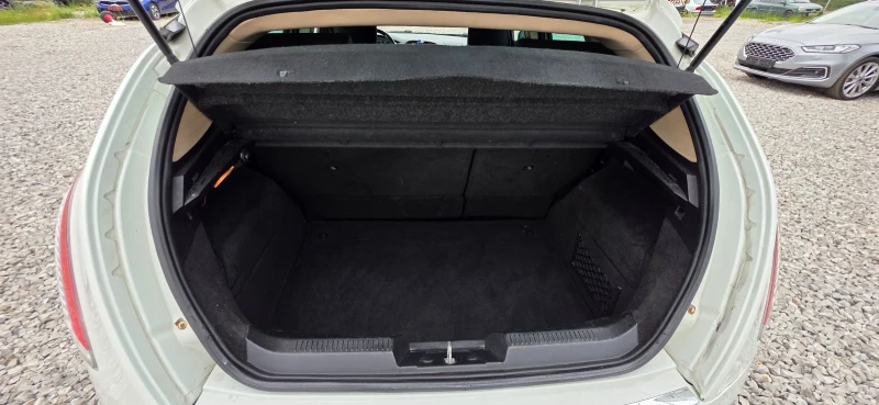 Lancia Delta 1.4i 120k.c , снимка 15 - Автомобили и джипове - 51631237