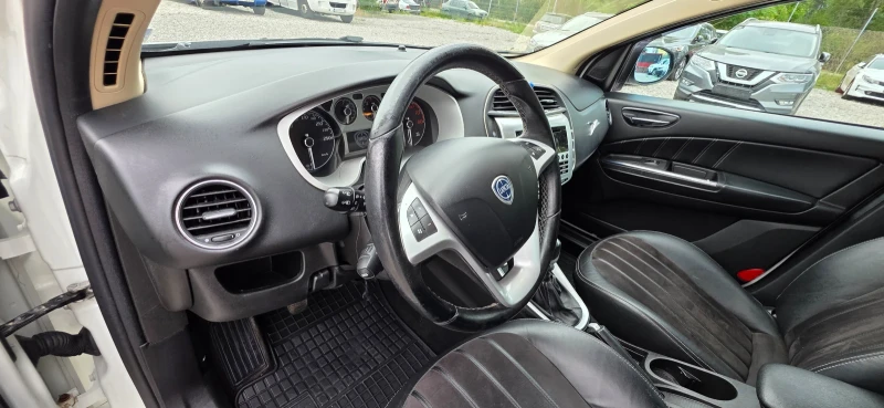 Lancia Delta 1.4i 120k.c , снимка 8 - Автомобили и джипове - 51631237