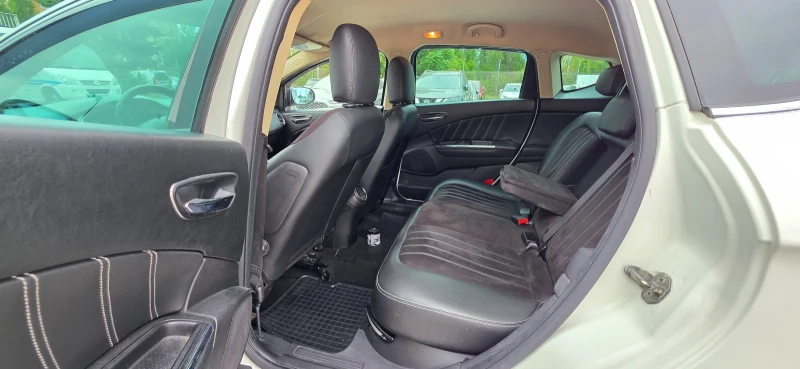 Lancia Delta 1.4i 120k.c , снимка 11 - Автомобили и джипове - 51631237