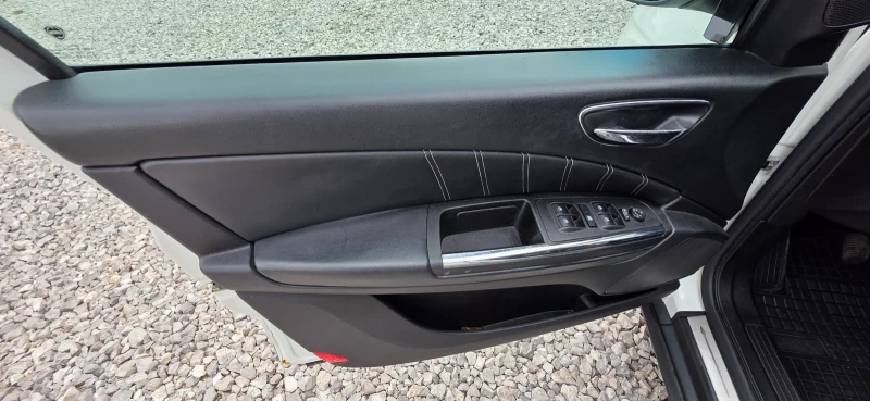 Lancia Delta 1.4i 120k.c , снимка 9 - Автомобили и джипове - 51631237