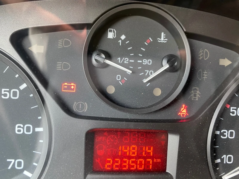 Citroen Berlingo 1.6 eHdi, снимка 7 - Автомобили и джипове - 52254582