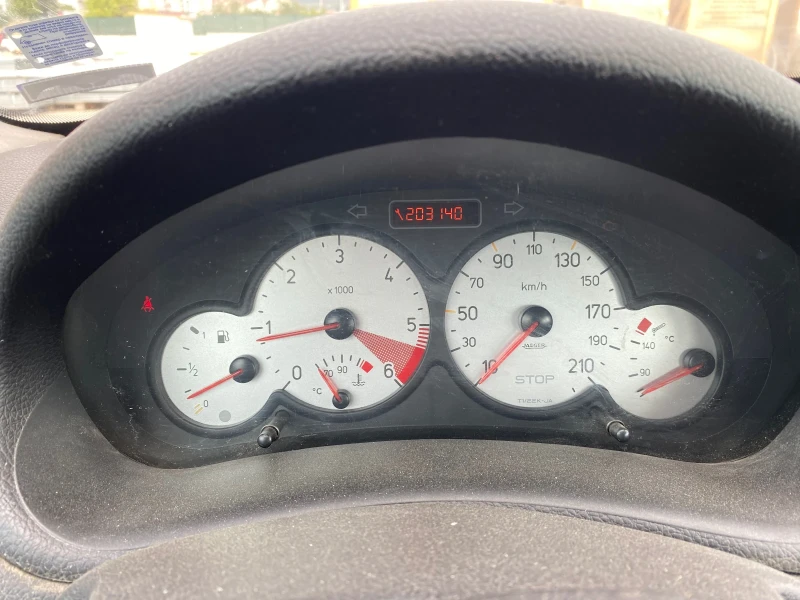 Peugeot 206 SW 2, 0 HDI 90 кс, снимка 8 - Автомобили и джипове - 52705700
