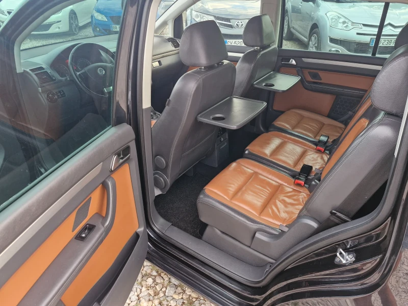 VW Touran 140ps* AC* PDC* КОЖА* , снимка 10 - Автомобили и джипове - 51913910