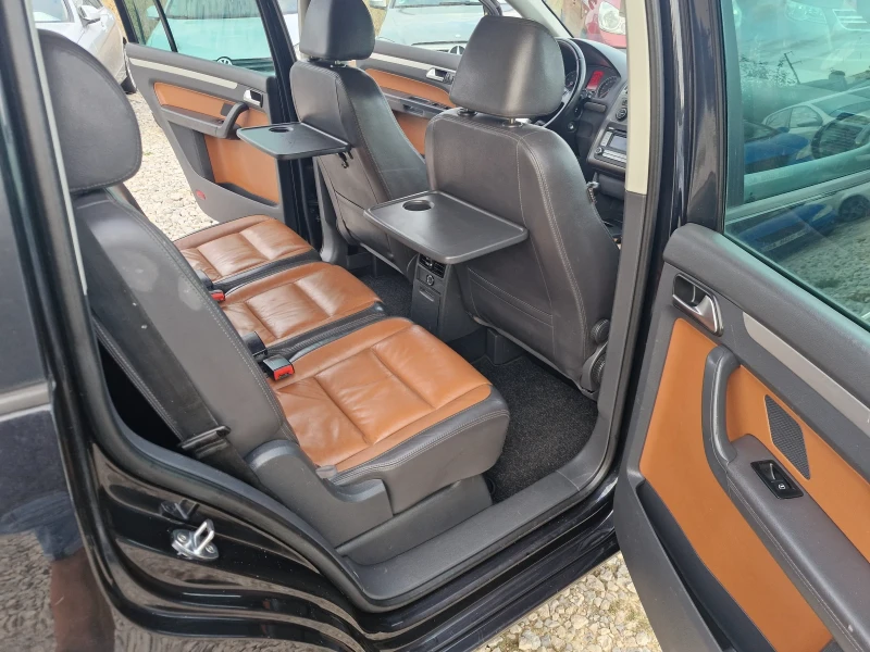 VW Touran 140ps* AC* PDC* КОЖА* , снимка 11 - Автомобили и джипове - 51913910