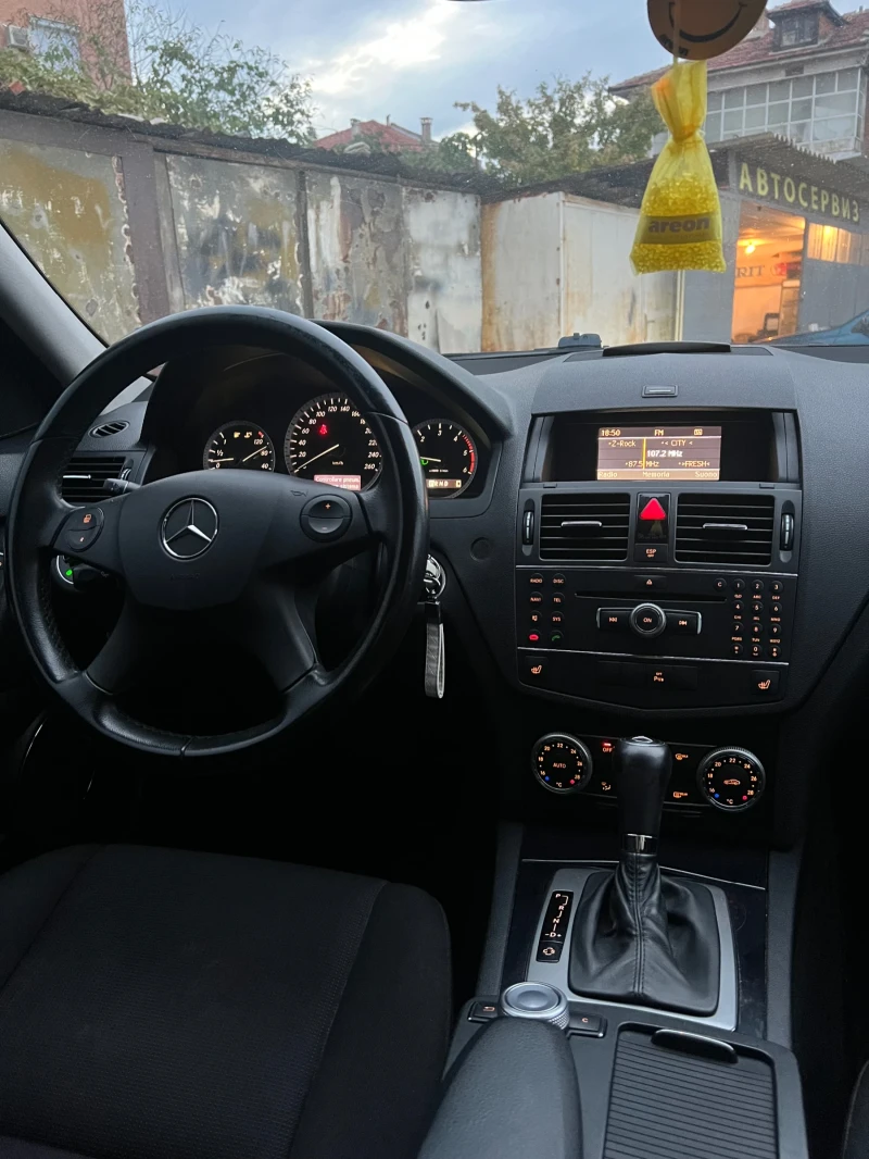 Mercedes-Benz C 220, снимка 5 - Автомобили и джипове - 52592987