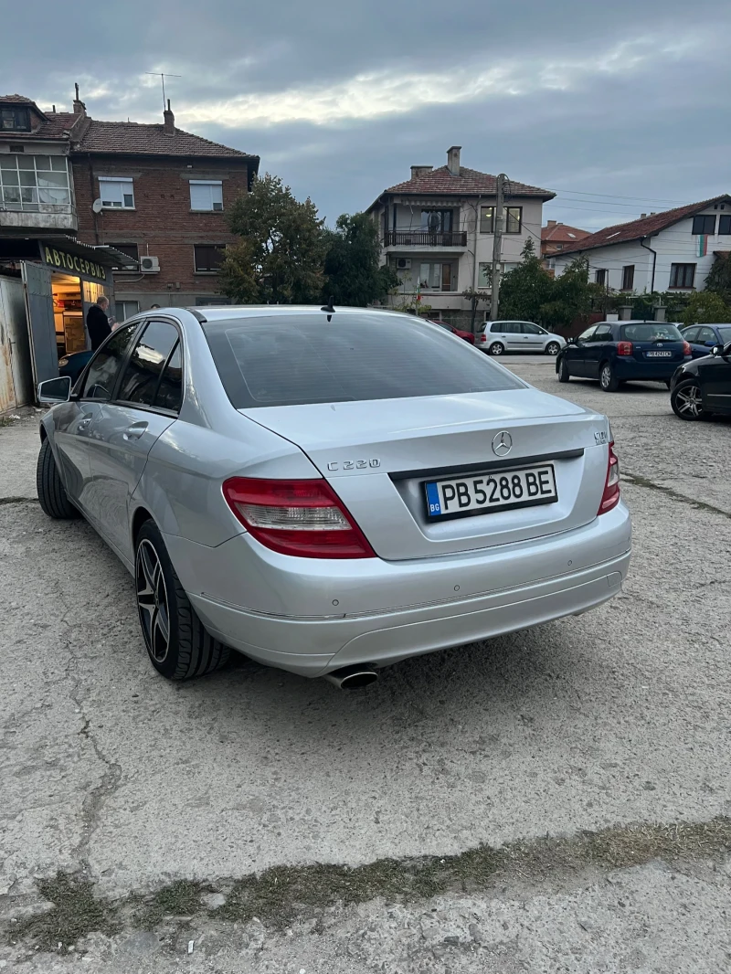 Mercedes-Benz C 220, снимка 3 - Автомобили и джипове - 52592987