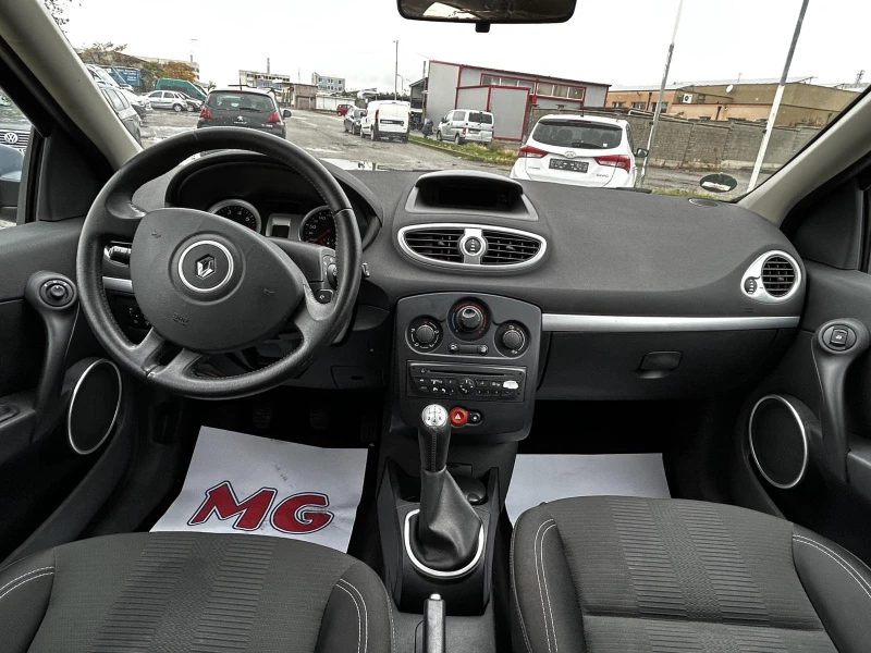 Renault Clio Забележки дясна страна, снимка 10 - Автомобили и джипове - 52317325