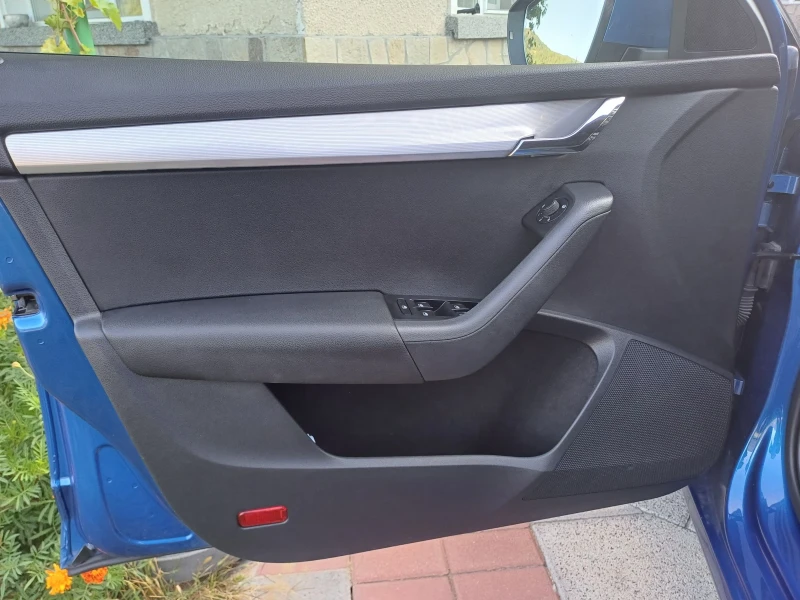 Skoda Octavia 1.6, снимка 7 - Автомобили и джипове - 52754440