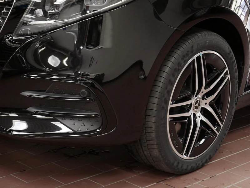 Mercedes-Benz V 300 d/AMG/4M/EXTRALONG/AVANTGARDE/NIGHT/BURM/360, снимка 3 - Автомобили и джипове - 52875699