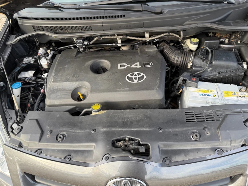 Toyota Corolla verso 2.2D4D/136p.s-Facelift, снимка 15 - Автомобили и джипове - 53264344