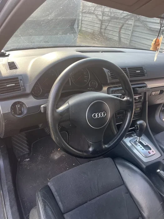 Audi A4 1.8 T, снимка 4 - Автомобили и джипове - 53712043
