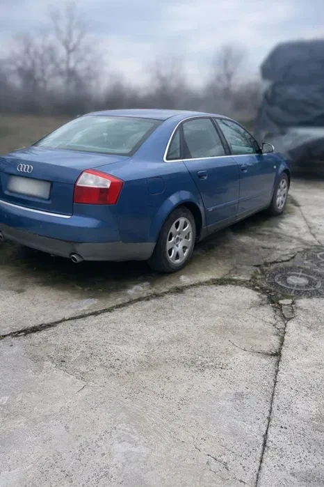Audi A4 1.8 T, снимка 7 - Автомобили и джипове - 53712043