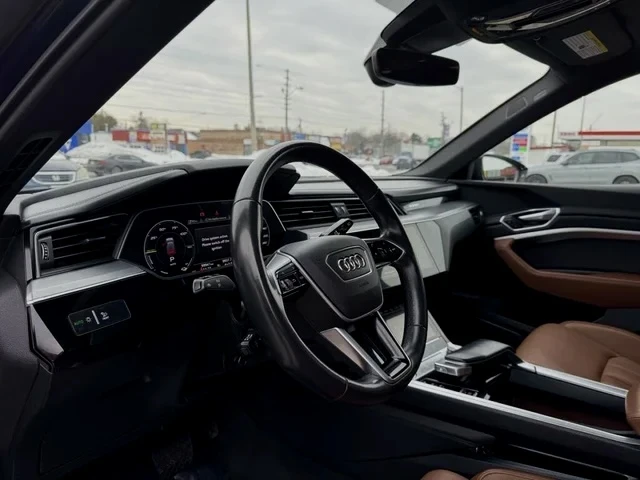 Audi E-Tron, снимка 8 - Автомобили и джипове - 54114636