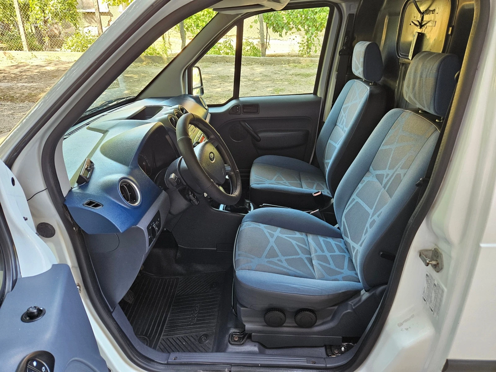 Ford Connect 1.8TDCI КЛИМАТИК - изображение 9