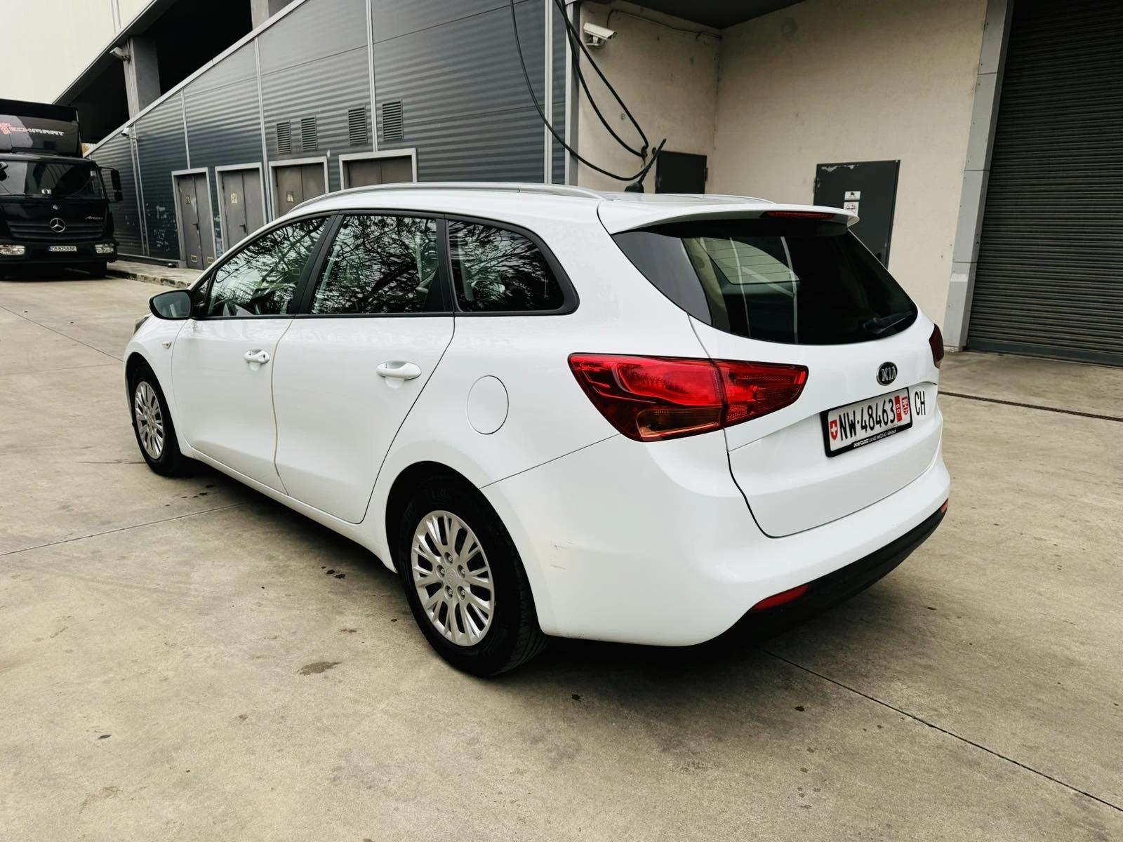 Kia Ceed 1.6i Swiss - изображение 6