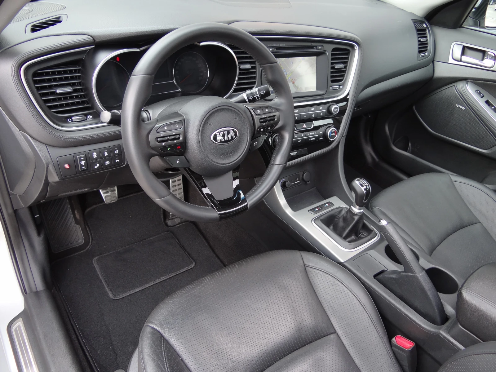 Kia Optima 1.7crdi /NAVI/KOJA/PANORAMA/CAMERA/XENON/KEYLESS/ - изображение 8