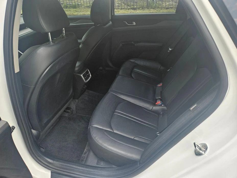 Kia K5 | Mobile.bg   11