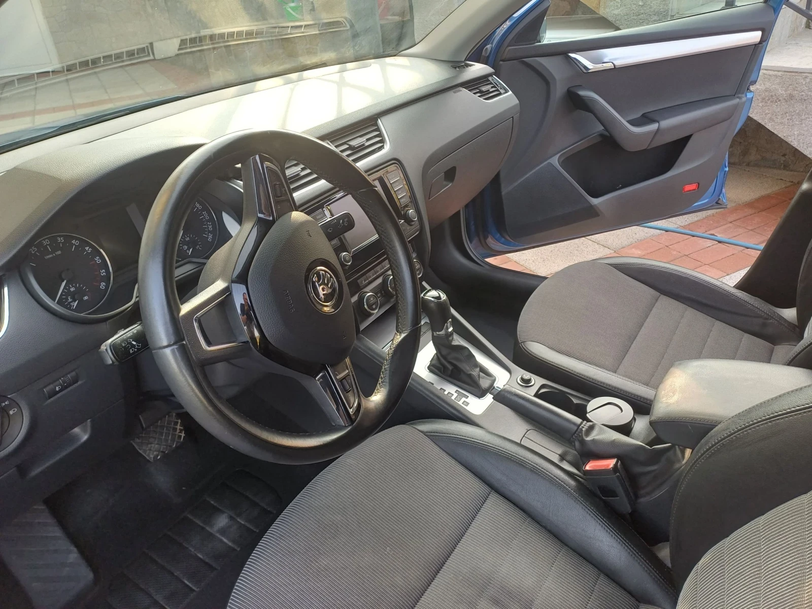 Skoda Octavia 1.6 - изображение 8