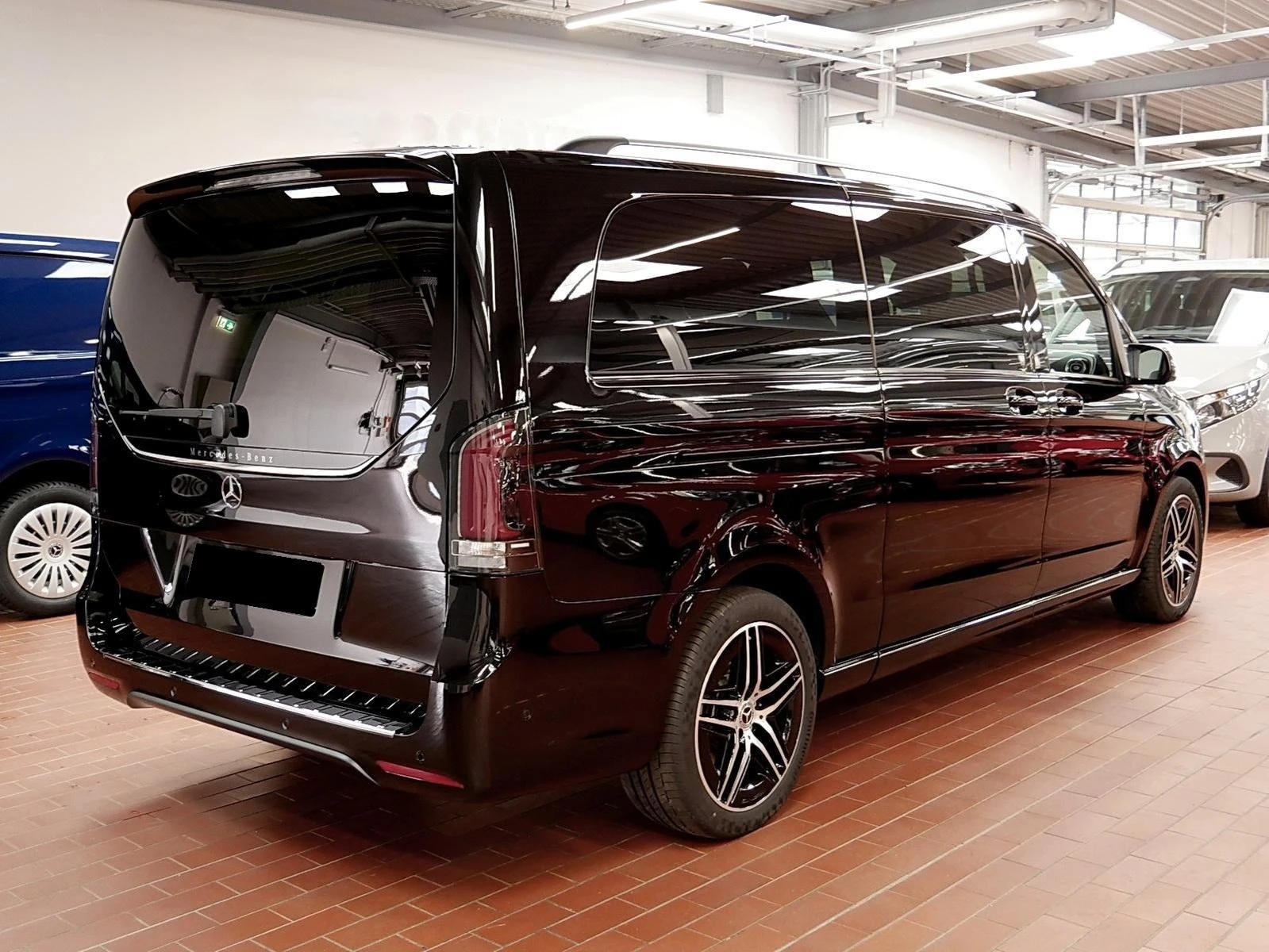 Mercedes-Benz V 300 d/AMG/4M/EXTRALONG/AVANTGARDE/NIGHT/BURM/360 - изображение 4