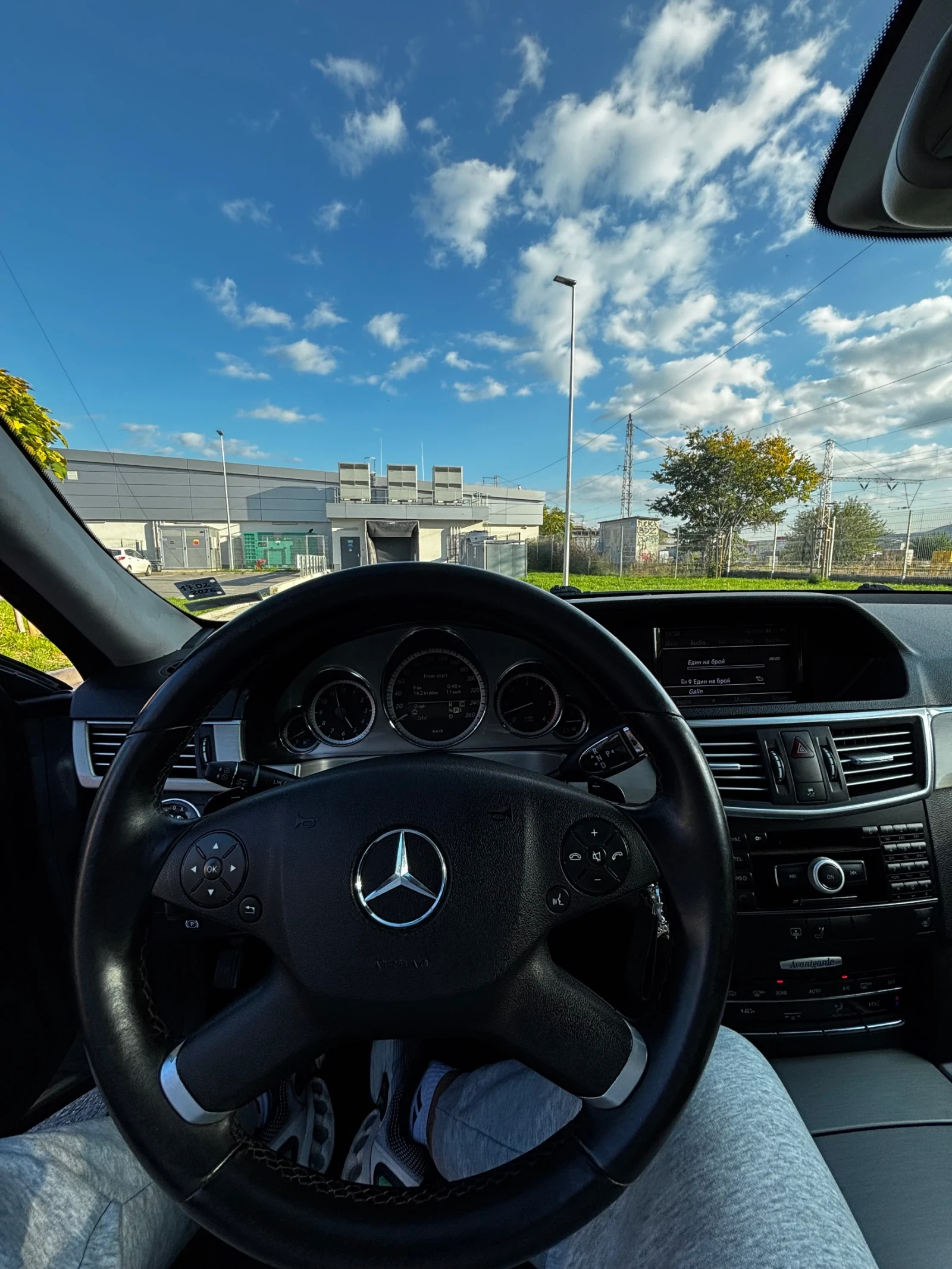 Mercedes-Benz E 350, снимка 12 - Автомобили и джипове - 53894125