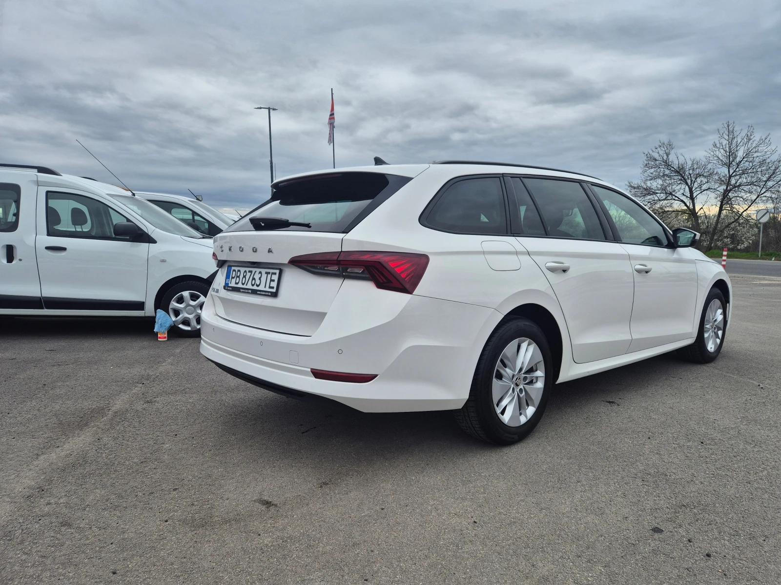 Skoda Octavia С Гаранция 2.0-А/Т-150кс, снимка 5 - Автомобили и джипове - 54030322