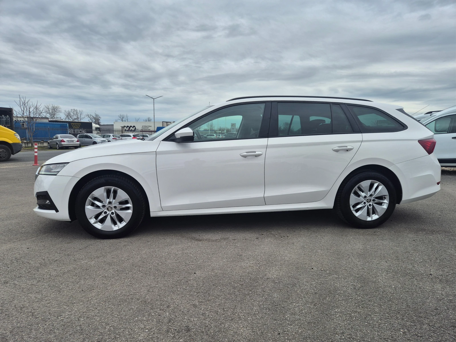 Skoda Octavia С Гаранция 2.0-А/Т-150кс, снимка 2 - Автомобили и джипове - 54030322