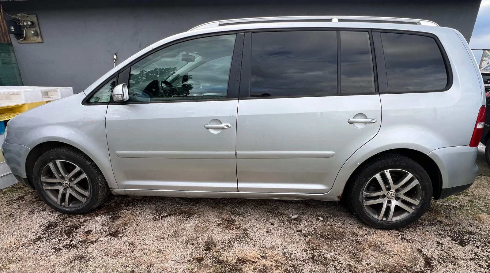 VW Touran 2.0TDI BKD, снимка 3 - Автомобили и джипове - 54136187