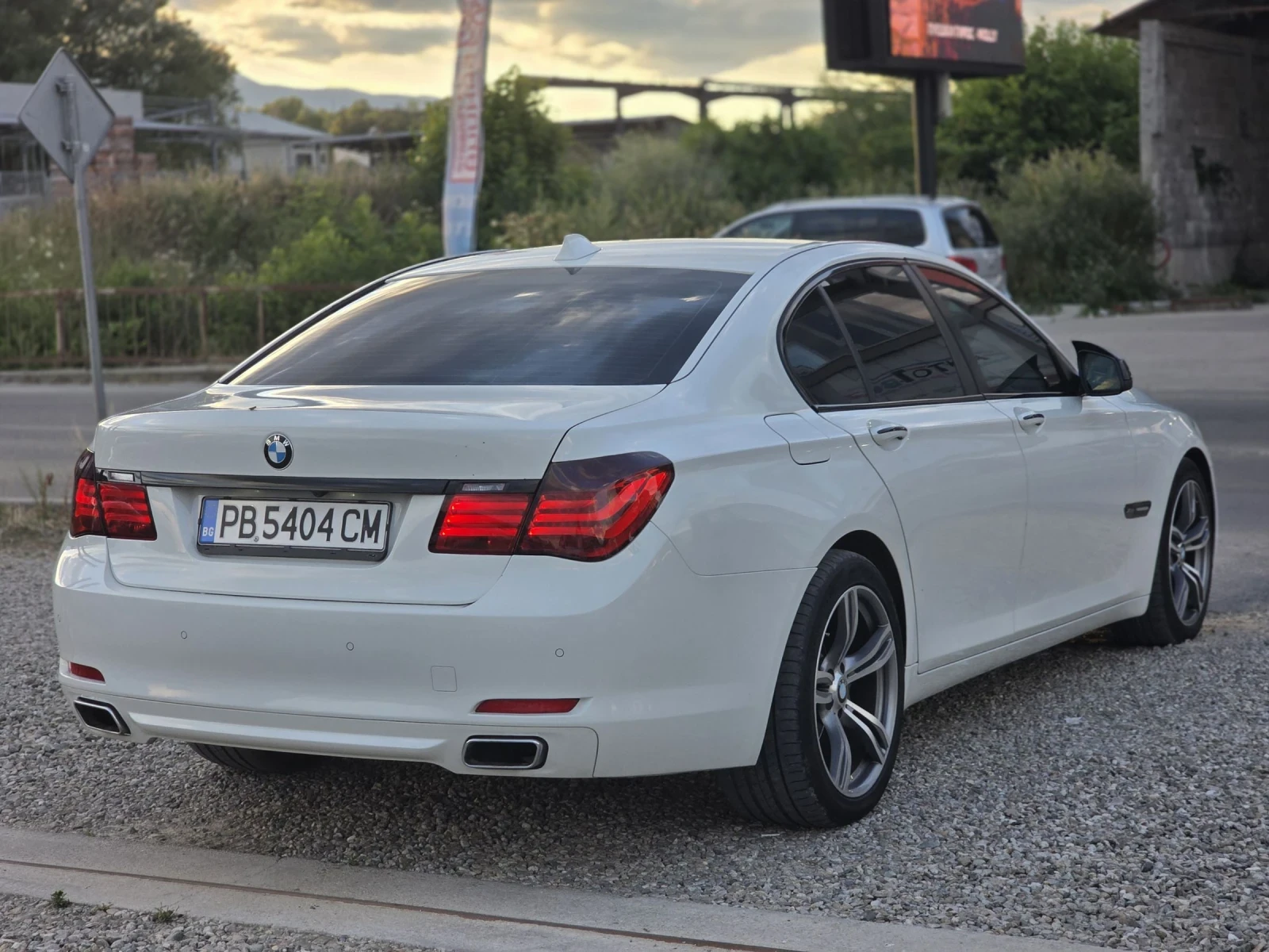 BMW 740 4.0D x-Drive 306 k.c. , снимка 4 - Автомобили и джипове - 55304561