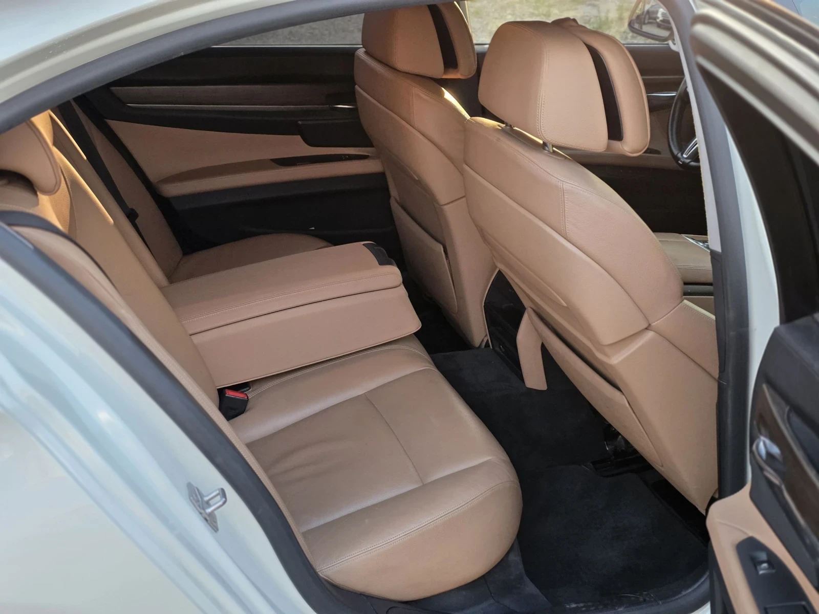 BMW 740 4.0D x-Drive 306 k.c. , снимка 10 - Автомобили и джипове - 55304561