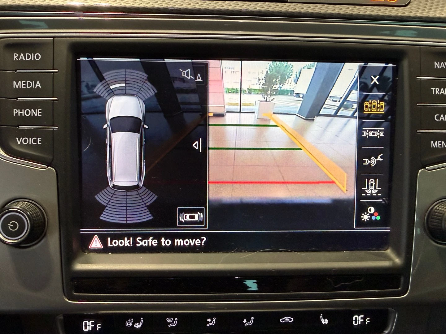 VW Passat, снимка 14 - Автомобили и джипове - 56420778