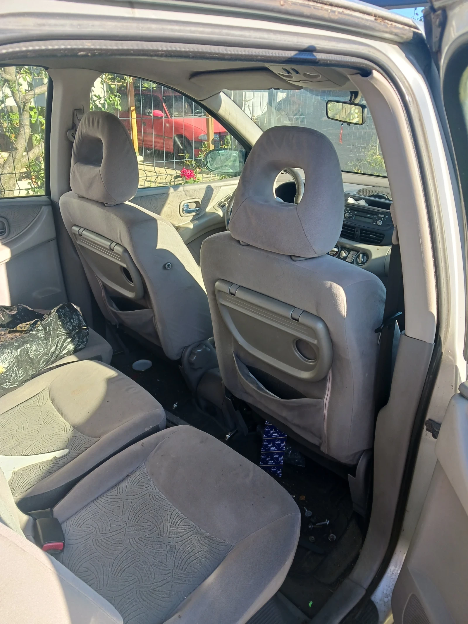 Nissan Almera tino, снимка 4 - Автомобили и джипове - 55928446