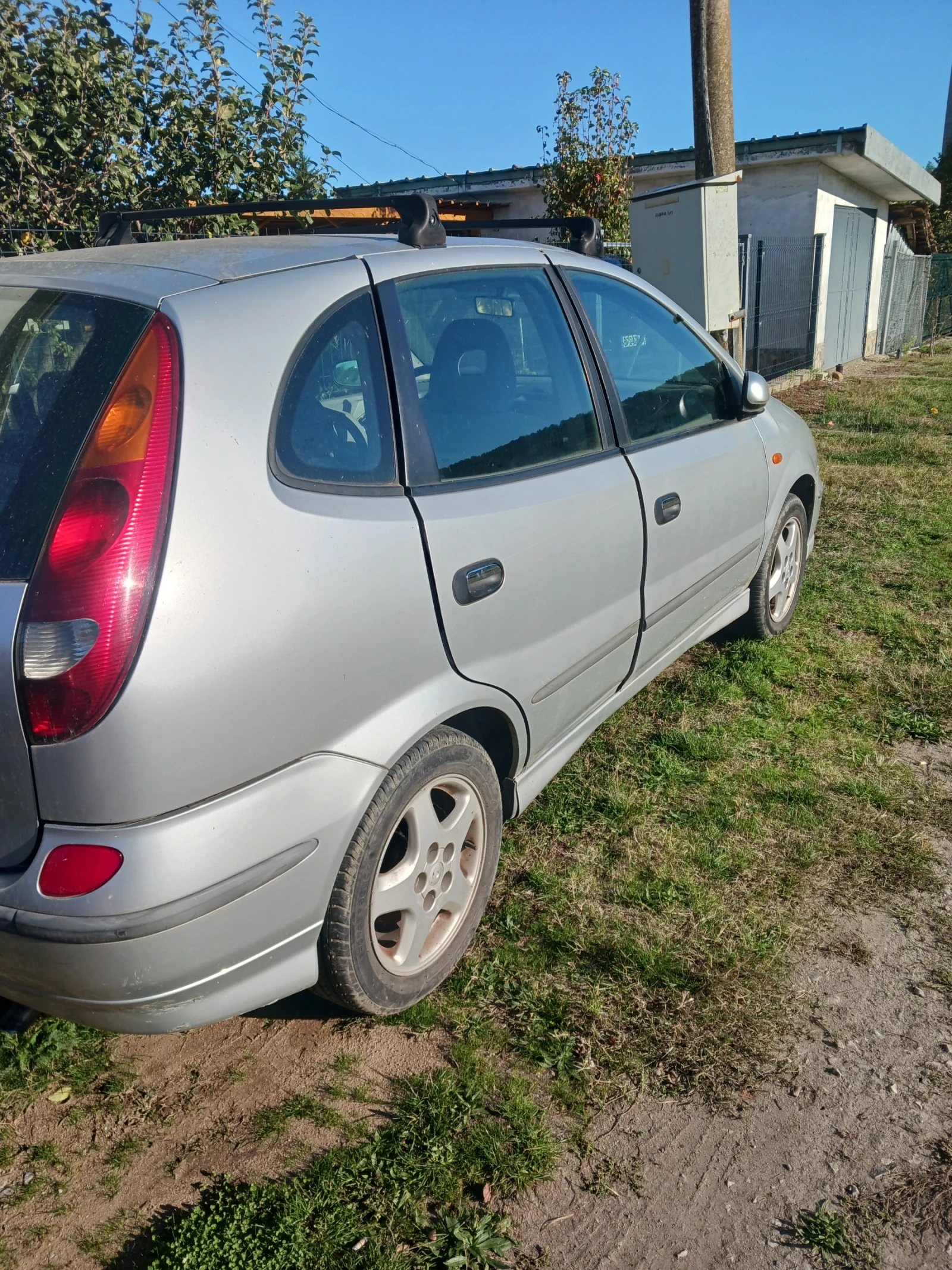 Nissan Almera tino, снимка 5 - Автомобили и джипове - 55928446
