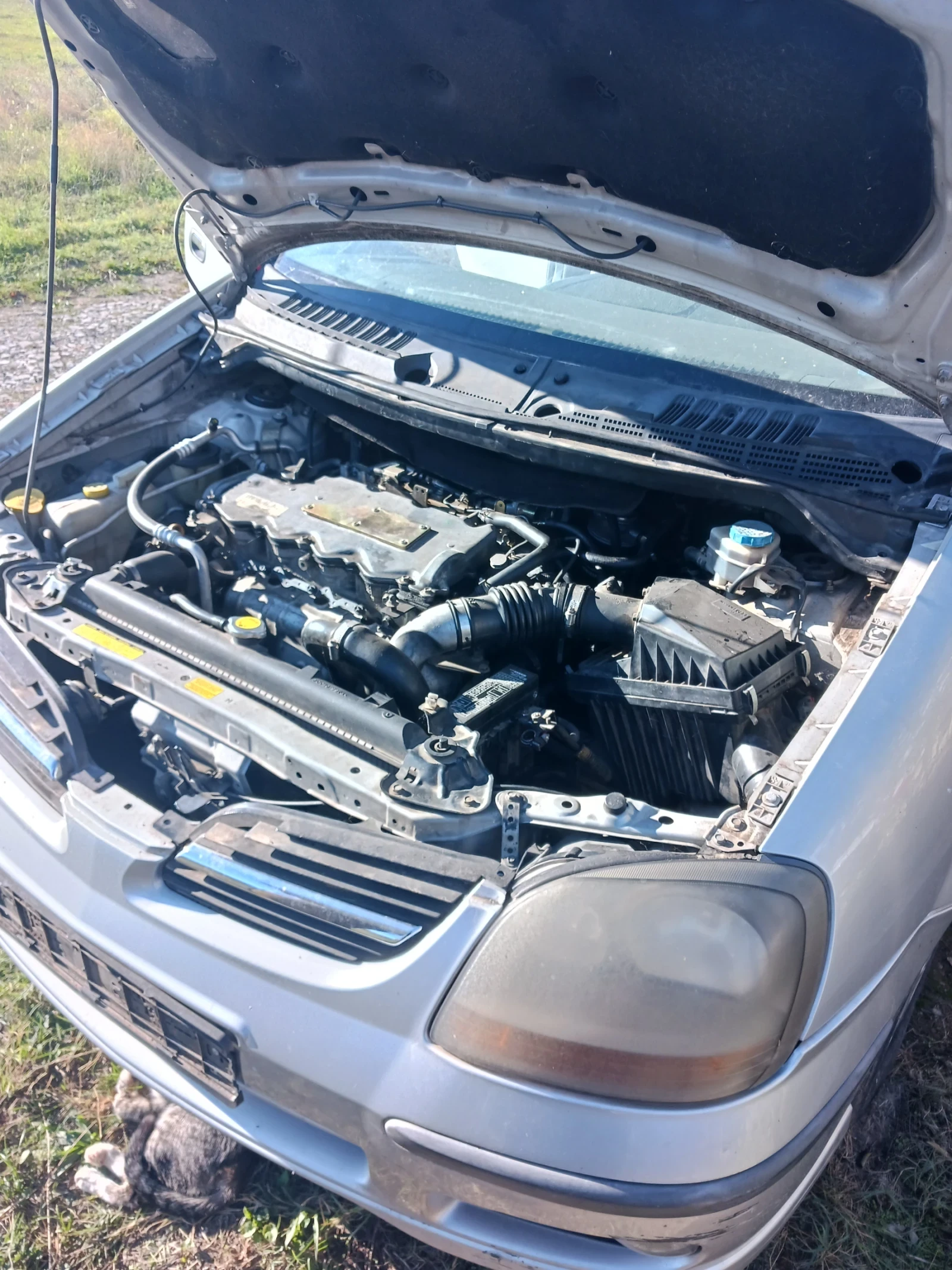 Nissan Almera tino, снимка 2 - Автомобили и джипове - 55928446
